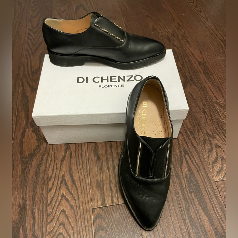 Di Chenzo black leather Oxford shoes. Size 6/36.